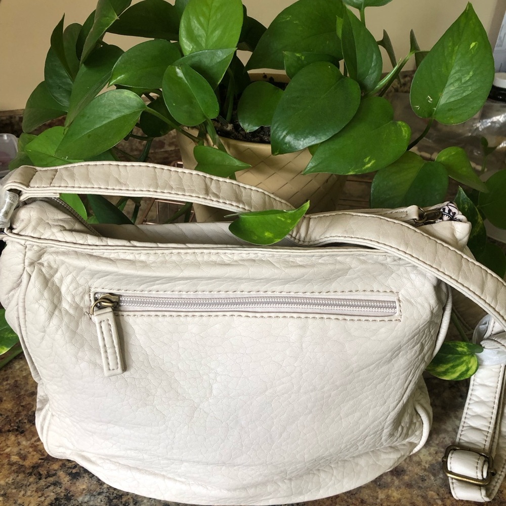 Elegant Vegan Leather Women's Crossbody Bag 👜 Color Taupe Adjustable Strap - Picture 3 of 14